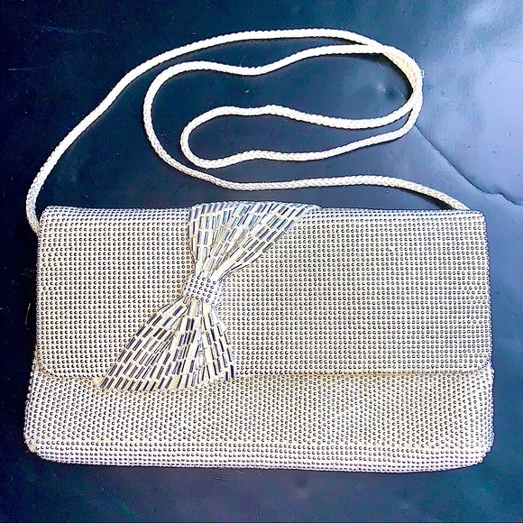 v i n t a g e :: La Regale Vintage Beaded Bow Crossbody Envelope Clutch